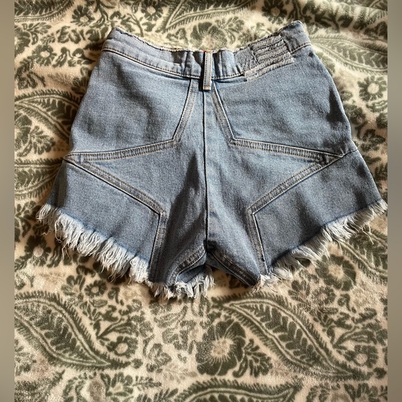 Revice Denim - med/lightwash - Star High Waisted Short - Picture 2 of 7